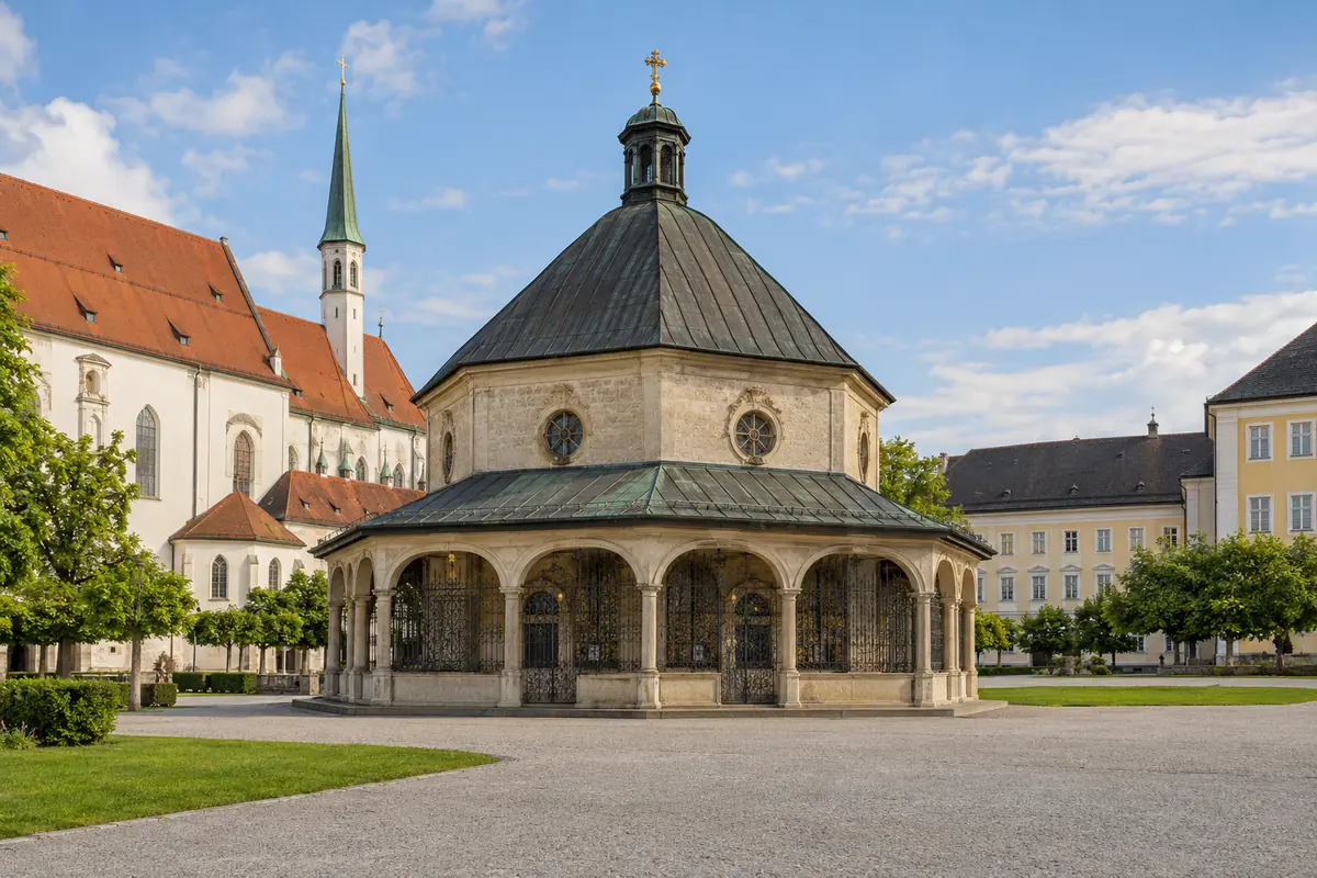 Gnadenkapelle am Kapellplatz in Altötting (Landkreis Altötting).