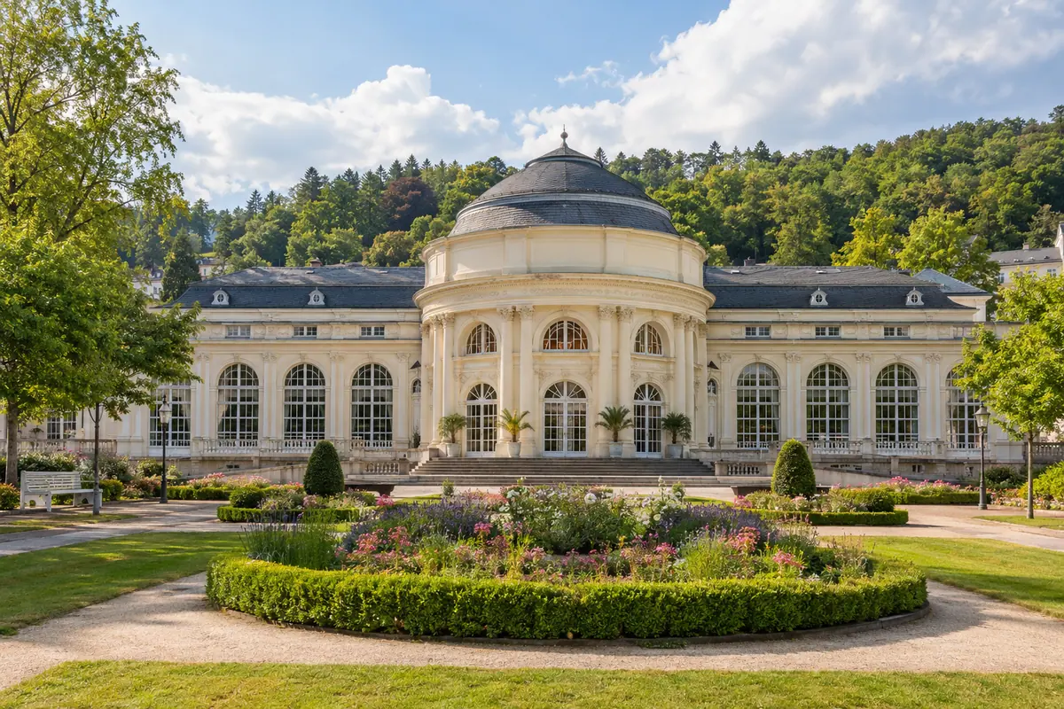 KI-Illustration: Kurhaus in Bad Schwalbach (Rheingau-Taunus-Kreis).