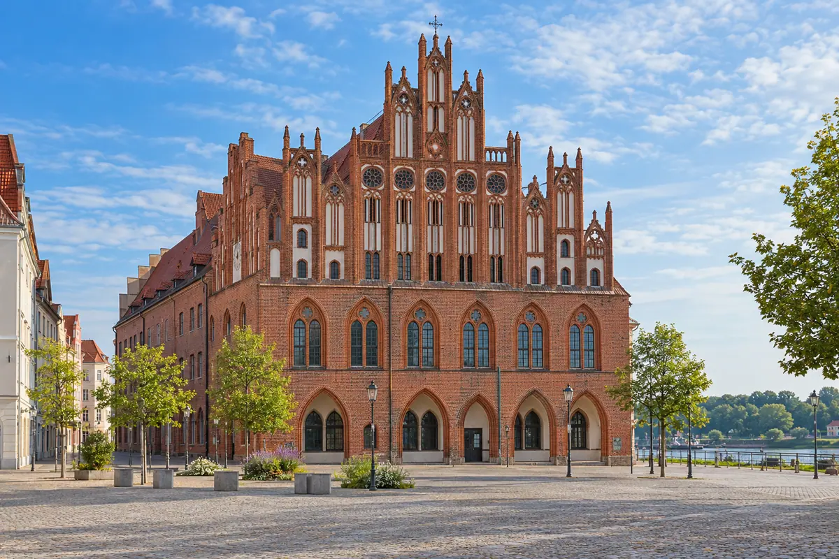 KI-Illustration: Rathaus in Frankfurt an der Oder (Frankfurt (Oder)).
