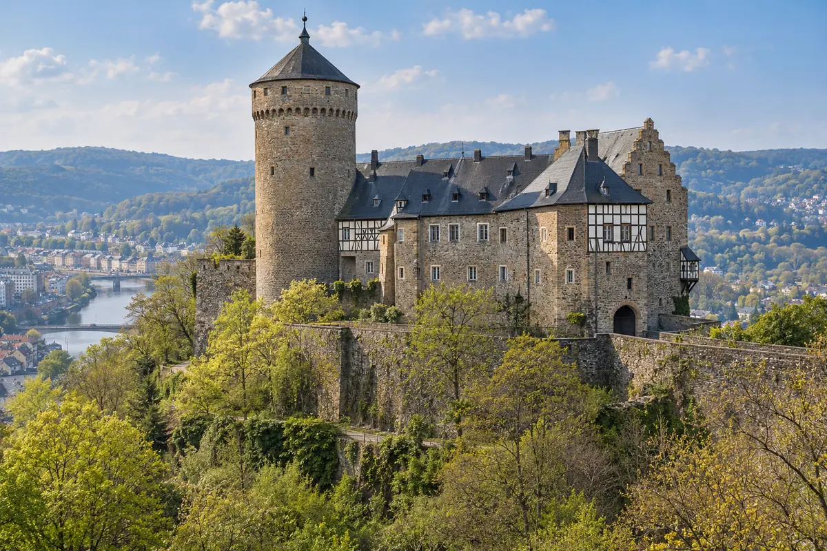 KI-Illustration: Schloss Hohenlimburg in Hagen.