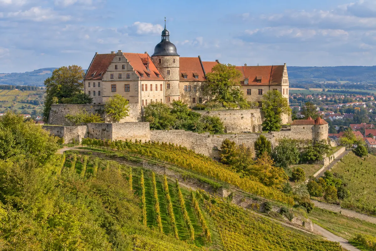 KI-Illustration: Burg Stettenfels in Untergruppenbach (Landkreis Heilbronn).