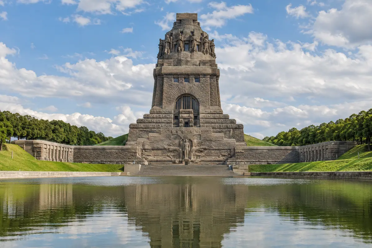 KI-Illustration: Völkerschlachtdenkmal in Leipzig.