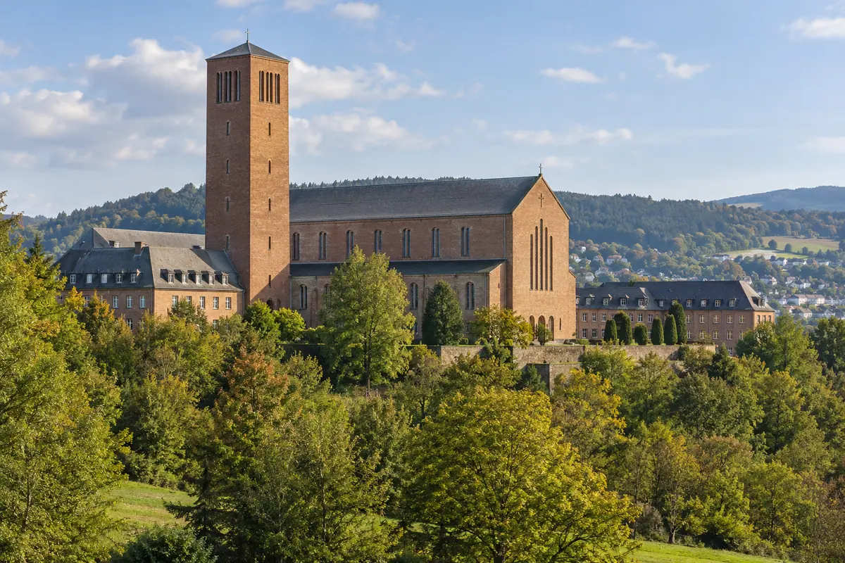 KI-Illustration: Abtei Königsmünster in Meschede (Hochsauerlandkreis).